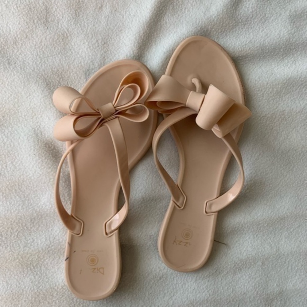 Dizzy | flip flops